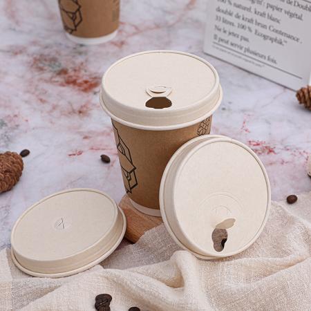 White or natural color paper cup with lid
